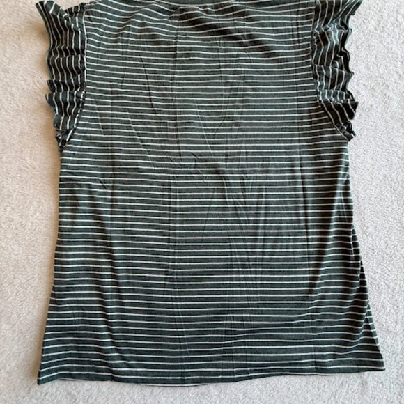 NWT Olive Green Striped Ruffle Sleeve Tee Womens Casual Pocket Top Size M - Picture 10 of 13